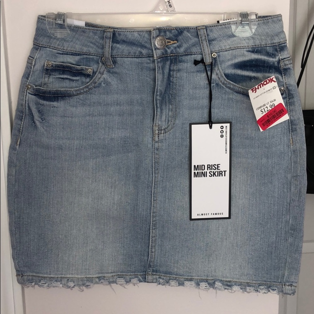 Mini skirt!!